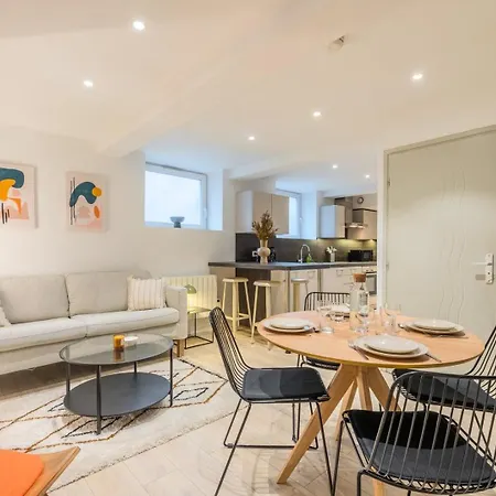 Appartement Atypical In Semi-basement In The Heart Of *