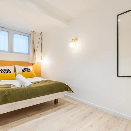 Atypical In Semi-basement In The Heart Of Appartement Rijsel