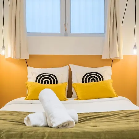 Appartement Atypical In Semi-basement In The Heart Of Rijsel