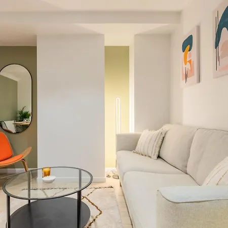 Atypical In Semi-basement In The Heart Of Apartment Lille